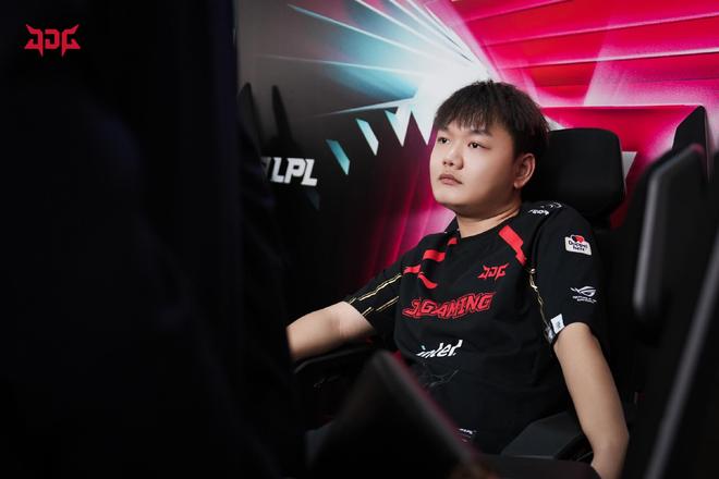 篮球场上的 篮球场上的