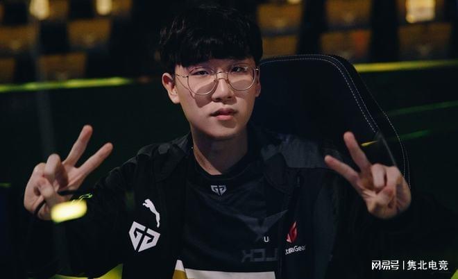 球迷都因这 球迷都因这